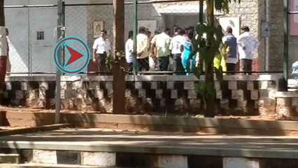 ఐటీ దాడులు, ఆర్థికంగా దెబ్బ ?