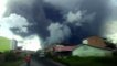 Indonésie : reprise spectaculaire de l'éruption du volcan Sinabung, à Sumatra