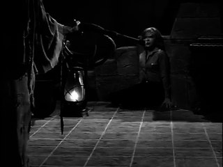 Honey West   S01E28   Just the Bear Facts Ma'am - A better quality copy than my first one