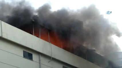 Bağcılar'da Tekstil Fabrikasında Yangın