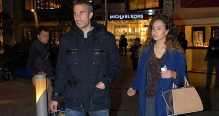 Robin van Persie, 100 Liralık Vale Ücretini Bile Fenerbahçe'ye Ödetmeye Çalıştı