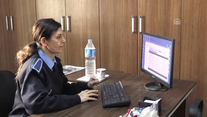 Hem Yürüyor Hem Denetliyor