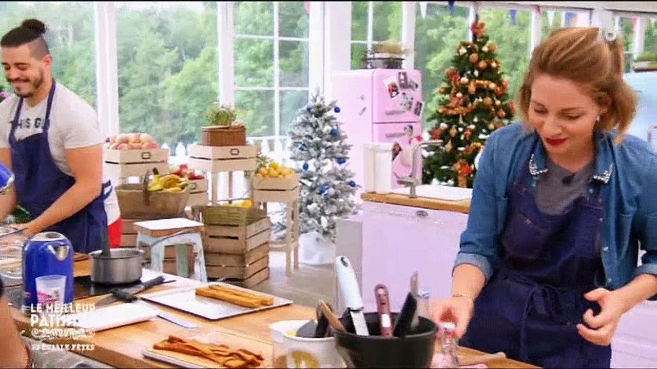 Cyril Lignac s'agace face à des candidats qui n'écoutent pas ses consignes dans "Le meilleur pâtissier" - Regardez