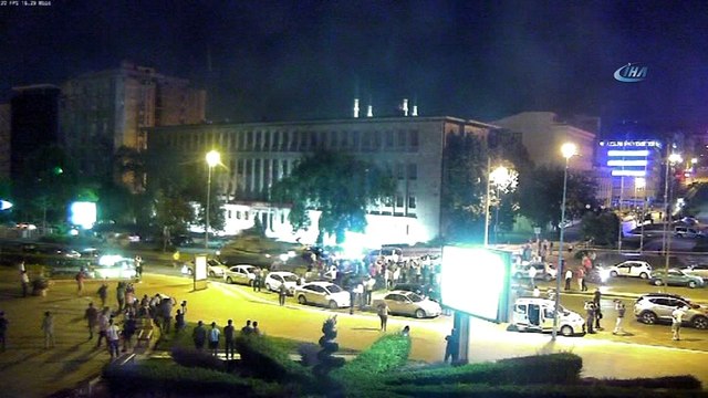 Yayımlanan yeni KHK doğrultusunda 15 Temmuz gecesi ve 16 Temmuz sabahı yaşananların arşiv görüntüleri