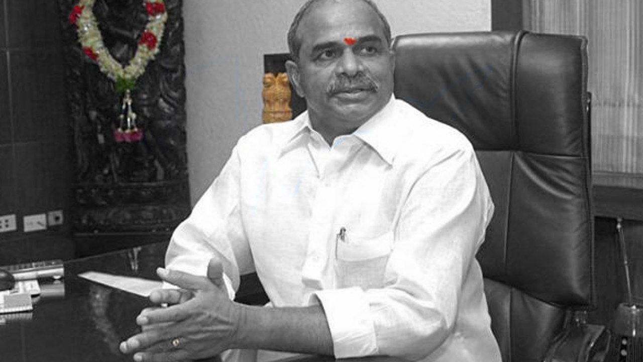 ఆ కుటుంబాల విబేధాలకు కారణమదే..!  వైఎస్ చెప్పినట్టు వింటే బాగుండేది..