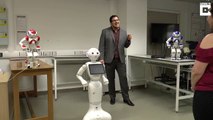 Demande en mariage affreuse avec des robots qui dansent !