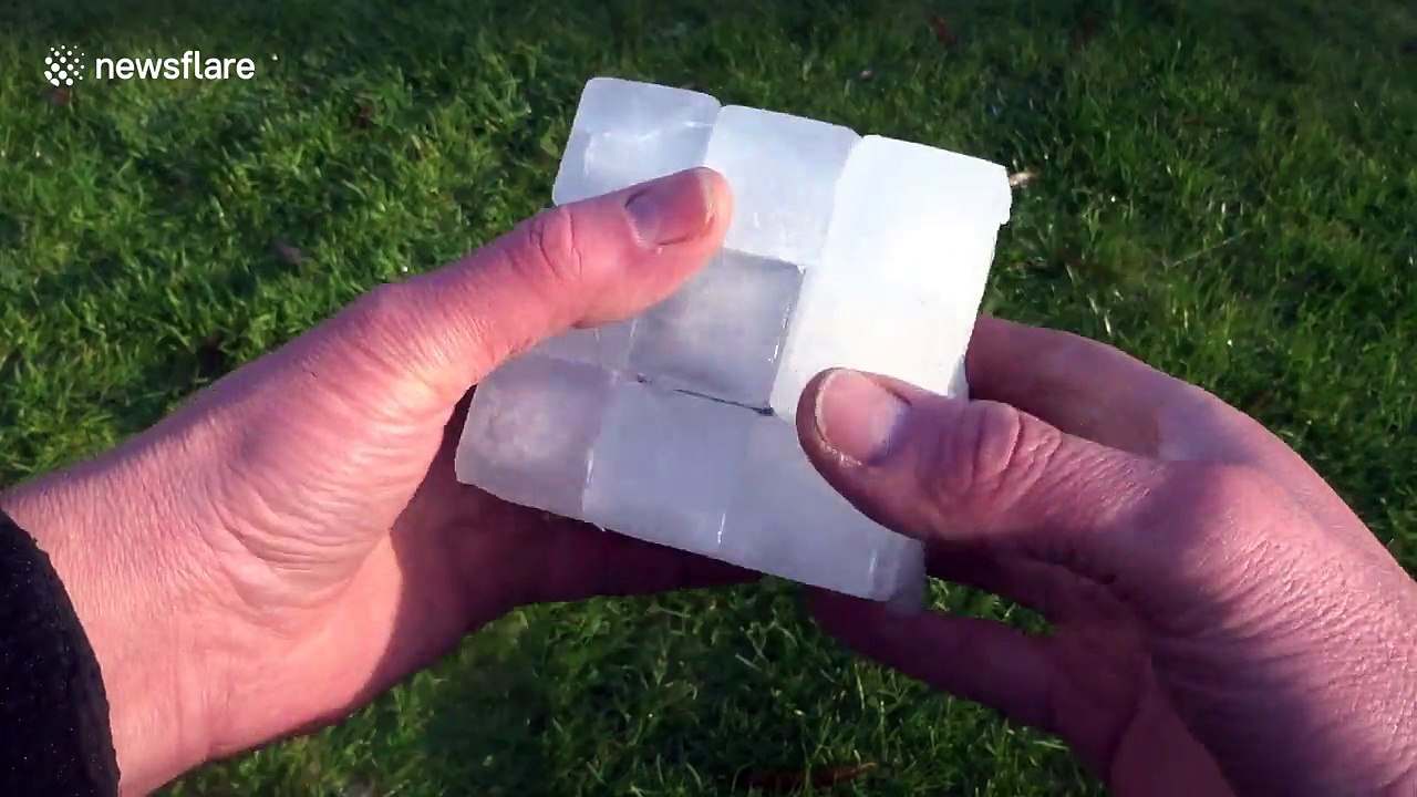 Un rubik"s cube fait de glaçons qui fonctionne !!