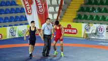 Büyük Erkekler Grekoromen Güreş Türkiye Şampiyonası bugün Rize'de başladı