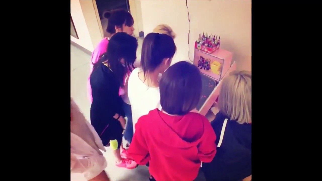 소녀시대 SNSD 少女时代 게임하는 멤버들 gaming