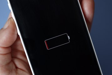 Apple poursuivi après avoir avoué vouloir ralentir les vieux iPhones
