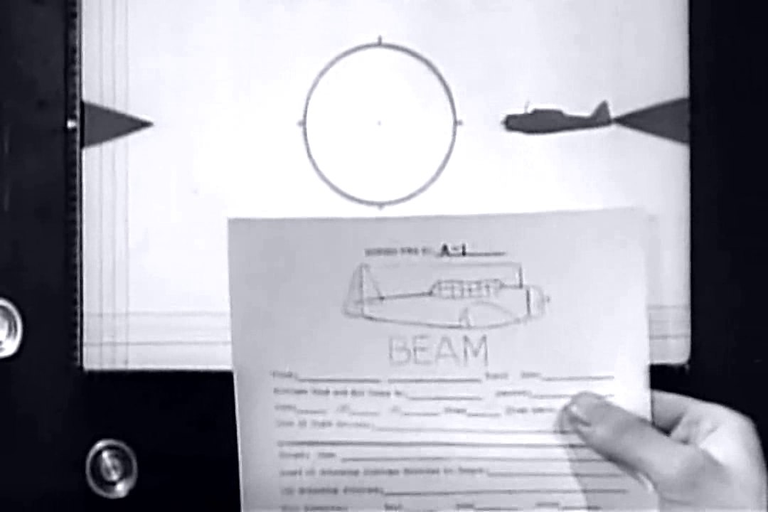 The A-N Gun Camera - Scoring of Gun Sight Aiming Point Film (1942)