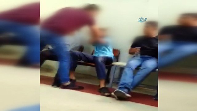 Çocukları dövdüğü iddia edilen polis hakkında suç duyurusu...Dayak anı kamerada