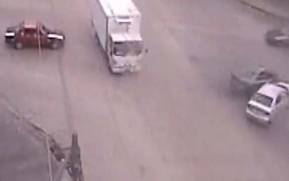 Cámaras de seguridad captan accidente de tránsito en Guayaquil