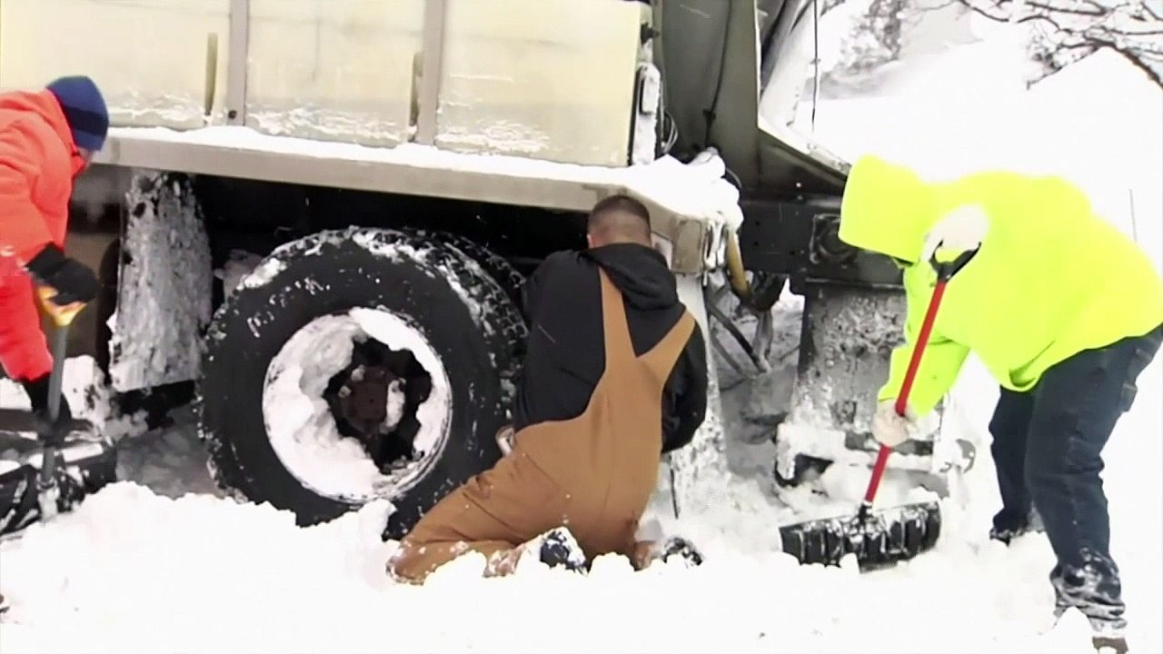 Massive snowfall hits northern US