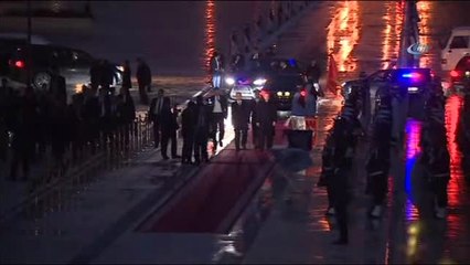 Cumhurbaşkanı Erdoğan Tunus'ta Şehitler Anıtını Ziyaret Etti