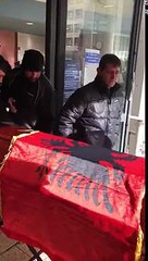 Merr fund çdo gjë, trupi i Florencit del nga morgu
