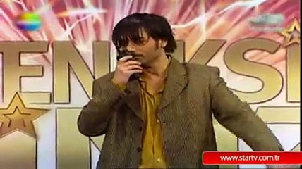 Hayrettin Yetenek Sizsiniz'de Behzat Ç. taklidi yapıyor...