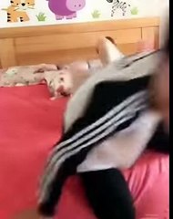 Şakacı adam karısına yapmadığını bırakmadı...