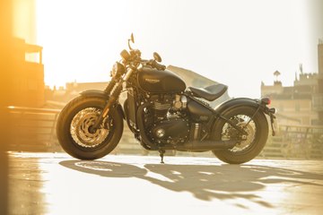2018 Triumph Bonneville Bobber Black Detail Shots
