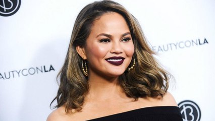 Chrissy Teigen Live-Tweets Her Eight-Hour "Flight to Nowhere" | THR News