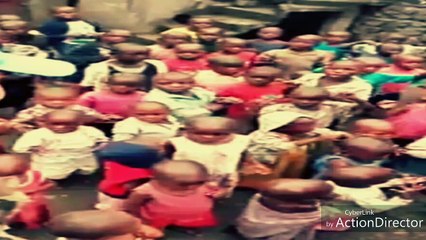 NIÑOS CONGOLENSES CANTANDO CANCIÓN INFANTIL EN ESPAÑOL Y LUEGO GRITANDO URUGUAY - 2017