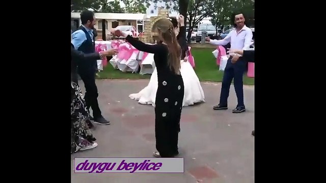 Roman Havası Severler| Kırmızı Elbiseli Dikkat Aşk Var