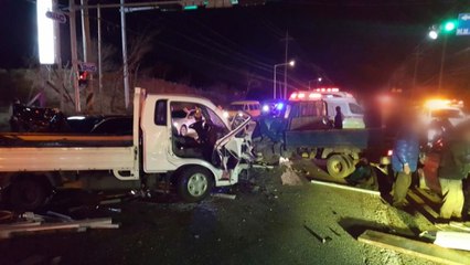 비보호 좌회전서 차량 4대 충돌...5명 다쳐 / YTN