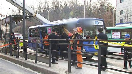 [속보] 공사장 크레인이 버스 덮쳐...50대 여성 의식불명·16명 부상 / YTN