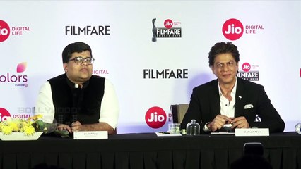 Shahrukh Khan Surprises Media By Reaching On Time, Reduces Smoking