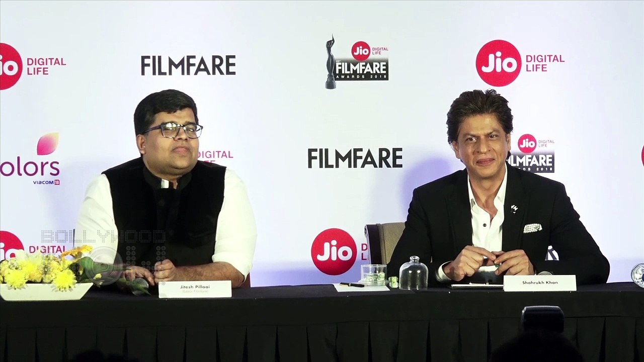 Shahrukh Khan Surprises Media By Reaching On Ti...