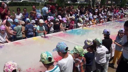 Çocukların yaptığı 100 metrekarelik ebru çalışmasına rekor tescili - HATAY