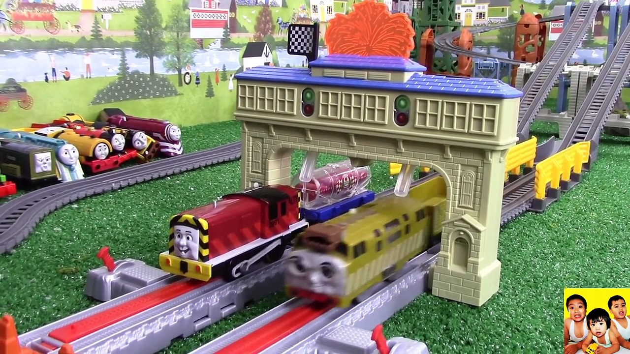 NEW THE BIGGEST! THOMAS AND FRIENDS THE GREAT RACE #80 TrackMaster Thomas Kids Playing Toy Trains
