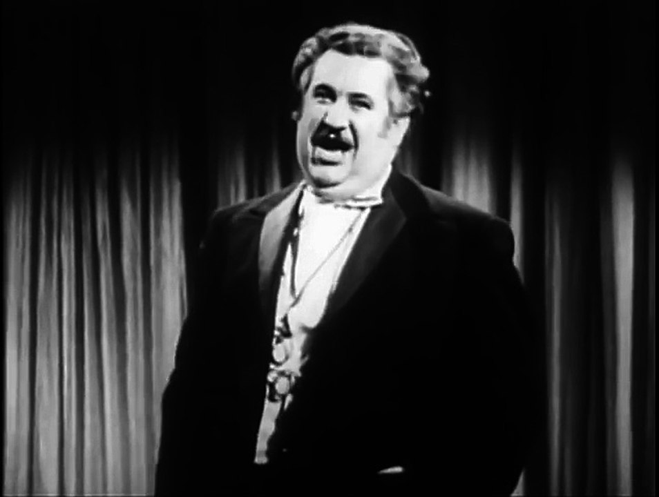 The Villain Still Pursued Her (1940) BUSTER KEATON part 1/2