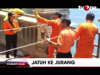 Pria Jatuh Saat Foto Selfi di Tebing 150 Meter Pura Uluwatu