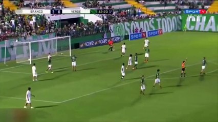 Denilson de Oliveira Yan hakeme kalp işareti