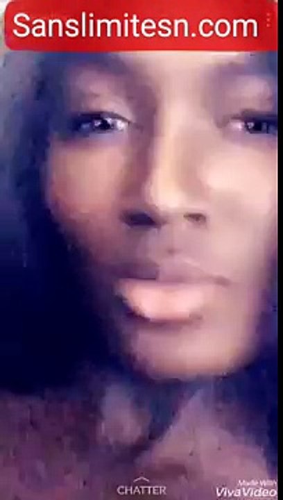 Ébène Diop s'affiche en soutien gorge