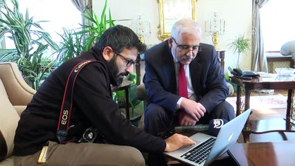 Vali Güvençer, AA'nın 'Yılın Fotoğrafları' oylamasına katıldı - MANİSA