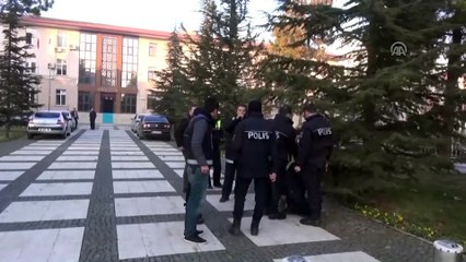 Elinde pompalı tüfekle polisten kaçan kişi yakalandı - ÇORUM