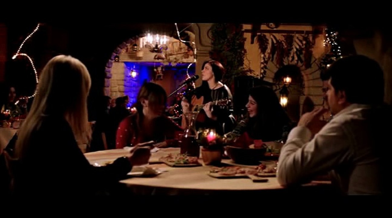 Annalisa - Mentre La Neve Cade Giù - (Babbo Natale non viene da nord 2015)