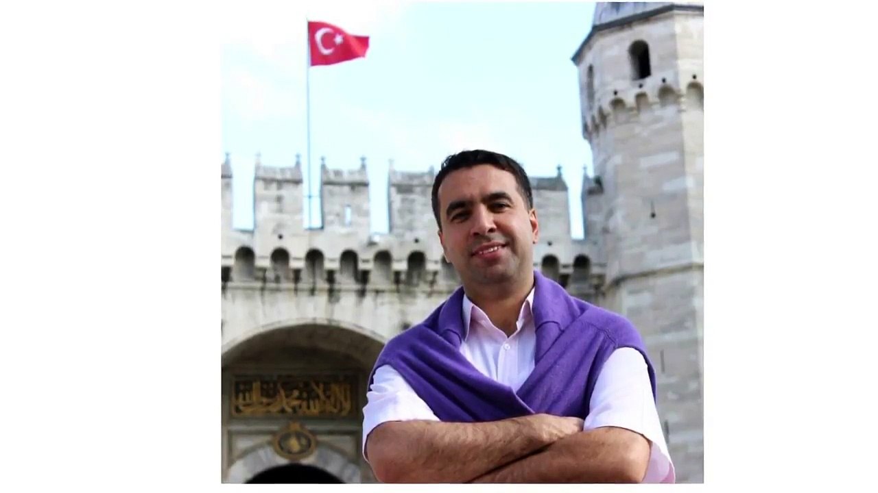 İstanbul Topkapı Sarayı Müzesi. Topkapı Palace Museum. Medine ezanı. Metin Demirtaş. Adhaan Madeenah.Ezan sesi İstanbul Sultanahmet. Calling to Prayer in Istanbul Sultanahmed. Medine ezanı. İstanbul ezan vakti. Namaz vakti Istanbul ezan.Medine ezani dinle