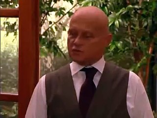 Niania S01E03 ''Przebieranki'' 2005