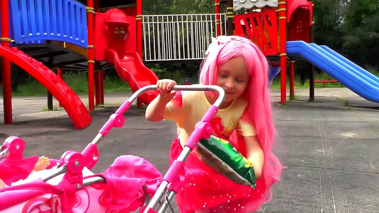 Learn colors Baby Bad babies fight  Bad kid steals chips to crying baby - Johny