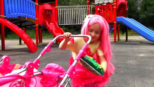 Learn colors Baby Bad babies fight Bad kid steals chips to crying baby - Johny Johny yes papa