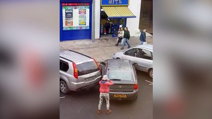 El aparcamiento más torpe del mundo: da hasta miedo