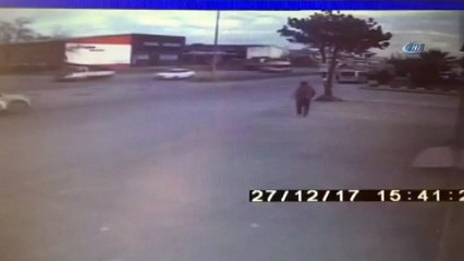 Yabancı uyruklu hırsızlar 150 TL'yi çaldı... Film senaryolarını aratmayan hırsızlık kamerada