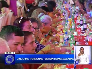 Cena navideña para adultos mayores