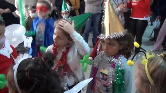 Lösemili Çocuklardan Horonlu Yılbaşı Kutlaması