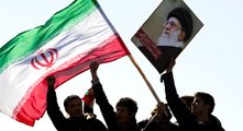 İran'da Halk Sokaklara Döküldü, Cumhurbaşkanı Yardımcısından Tehdit Geldi: Gözleri Yanacak!