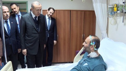 Cumhurbaşkanı Erdoğan ve Başbakan Yıldırım, elektrik akımına kapılarak ağır yaralanan Harun Polat'ı hastanede ziyaret etti
