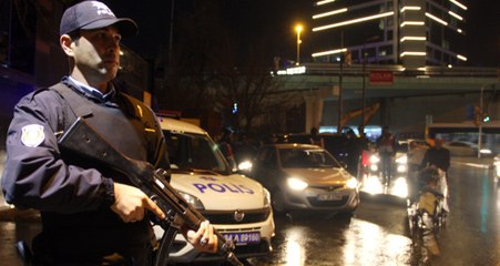 İstanbul'da 2 Bin 340 Polisle El Çantası, Valiz ve Araçlar Aranıyor